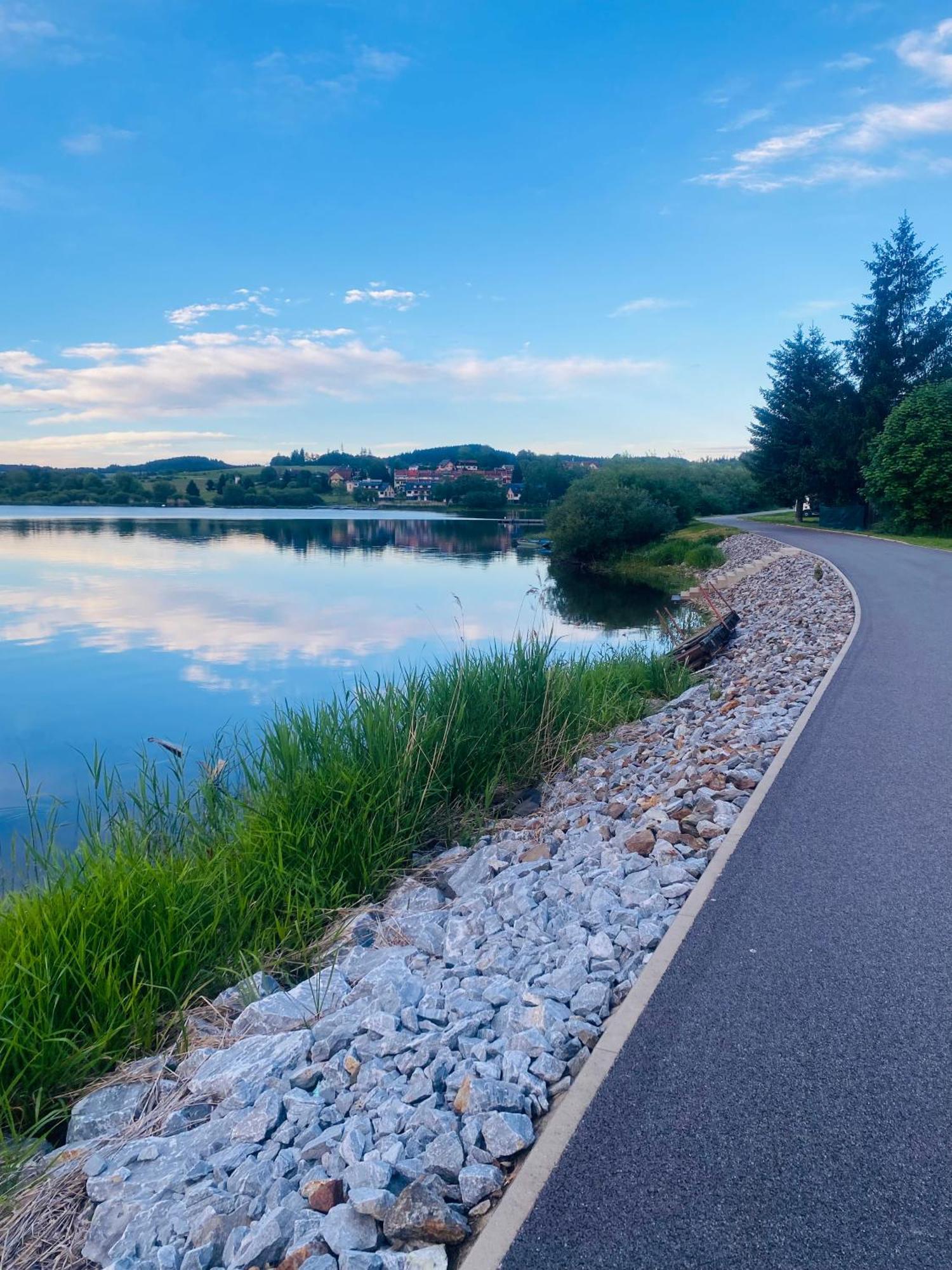 Apartman Na Brehu Lipna Černá v Pošumaví Exterior foto